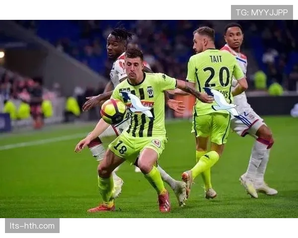 雷恩主帅确认，对阵布雷斯特将延续3-4-2-1进攻体系